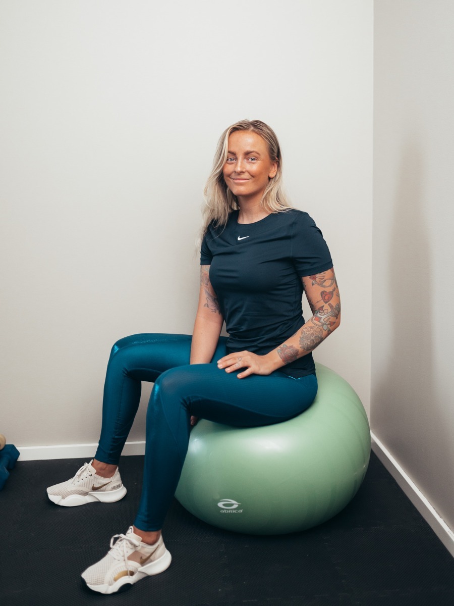 Nike Pro 365 Top Short Sleeve Essential Obsidian/ White