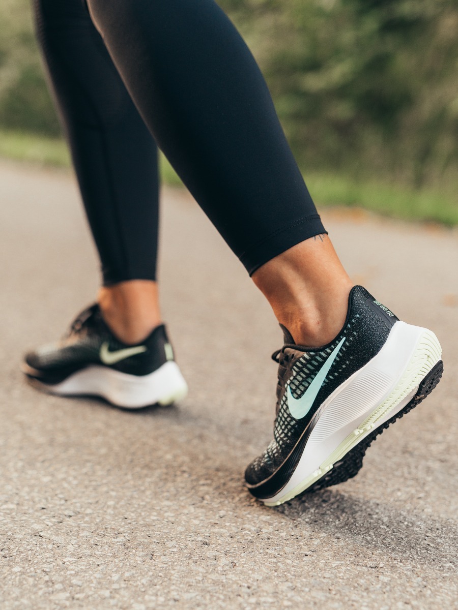 Nike Air Zoom Pegasus 37 Black/ Glacier Ice-Barely Volt-White