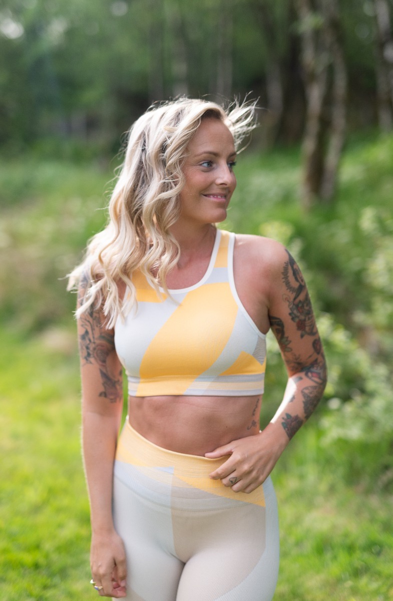 Nike Icon Clash Sports Bra Pale Ivory/ Laser Orange/ Sapphire