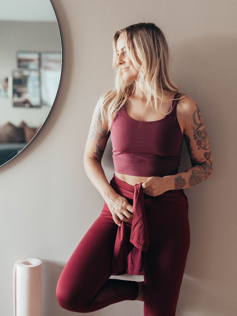 Nike Yoga Luxe Crop Tank Night Maroon/ Dark Beetroot