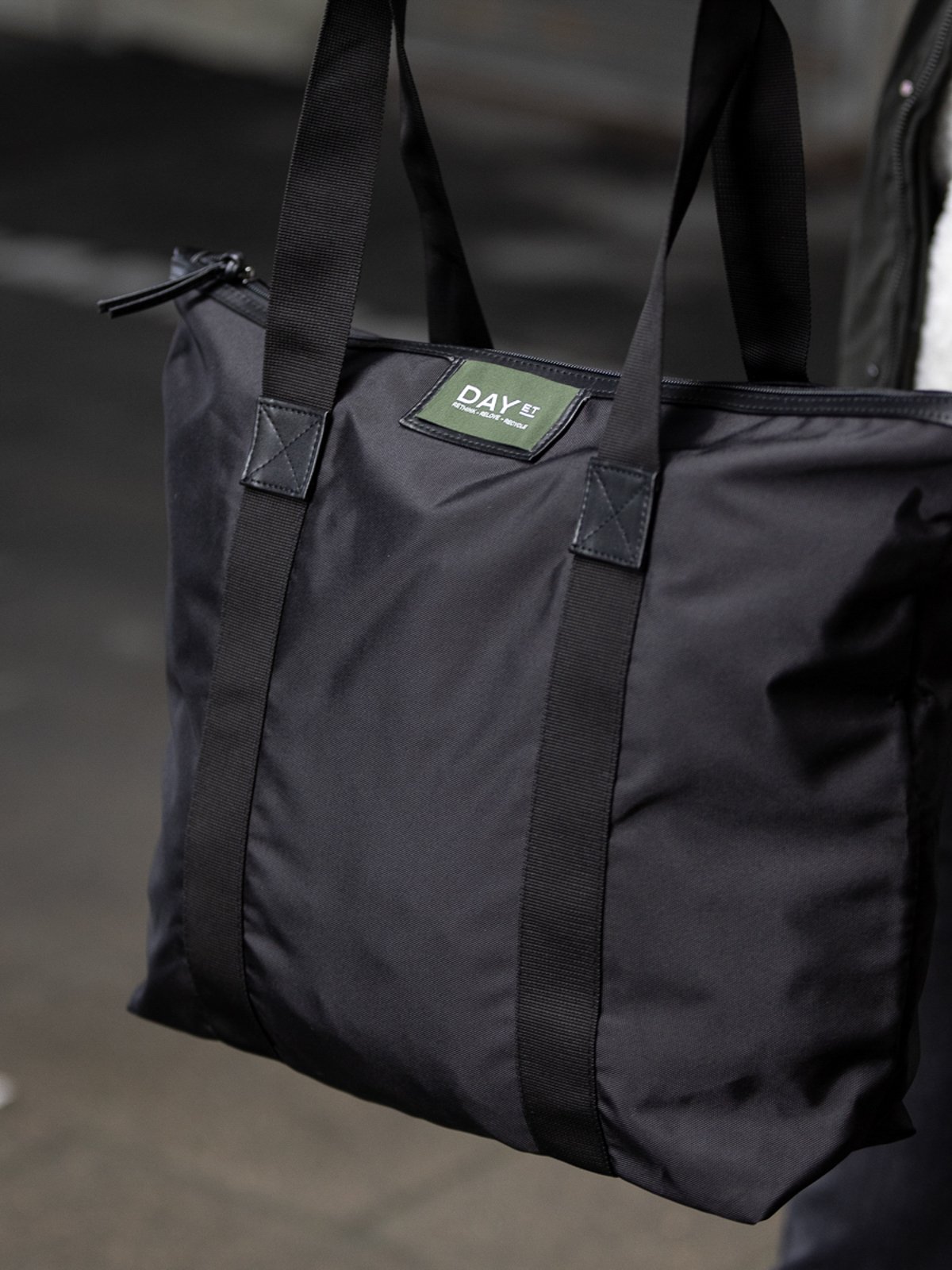 DAY ET Gweneth RE-S Bag M Black