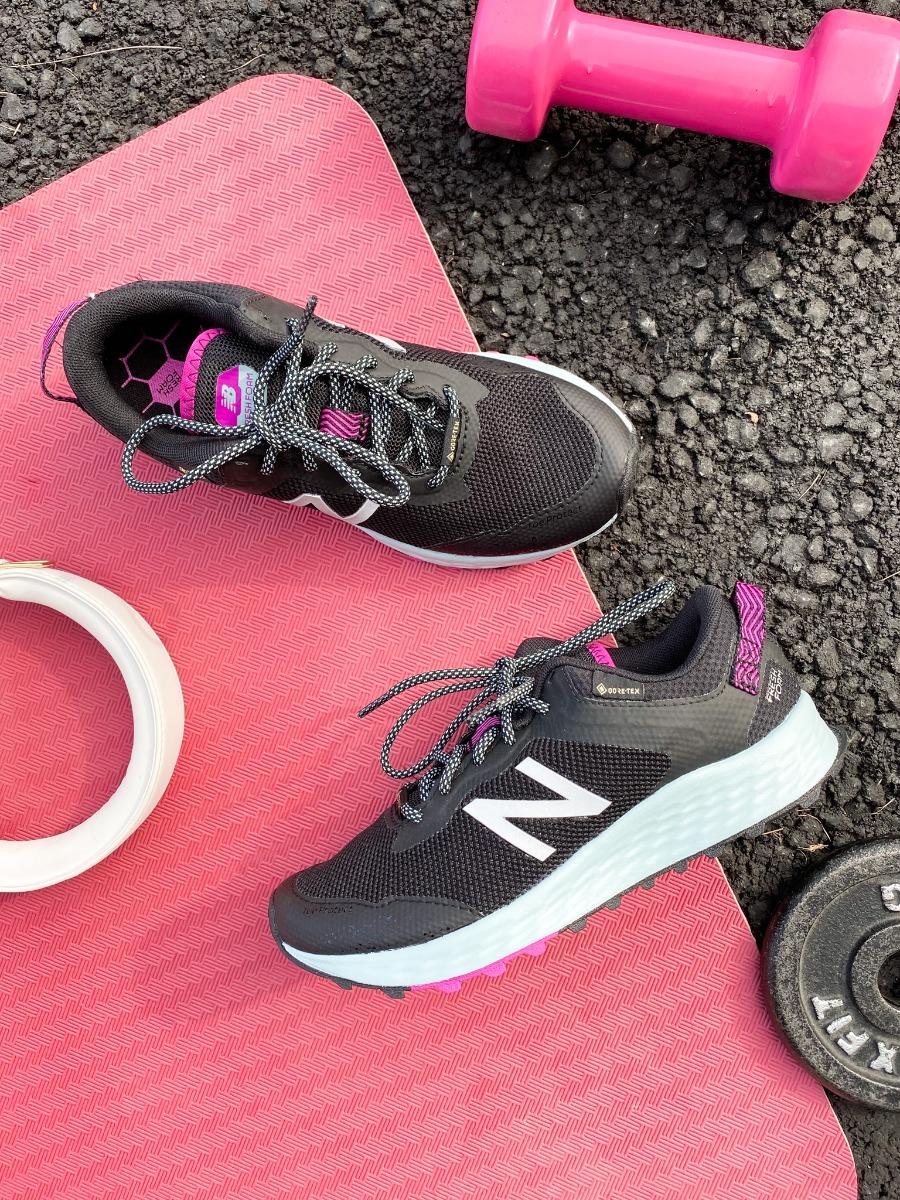 New Balance New Balance Aris Black with Poisonberry