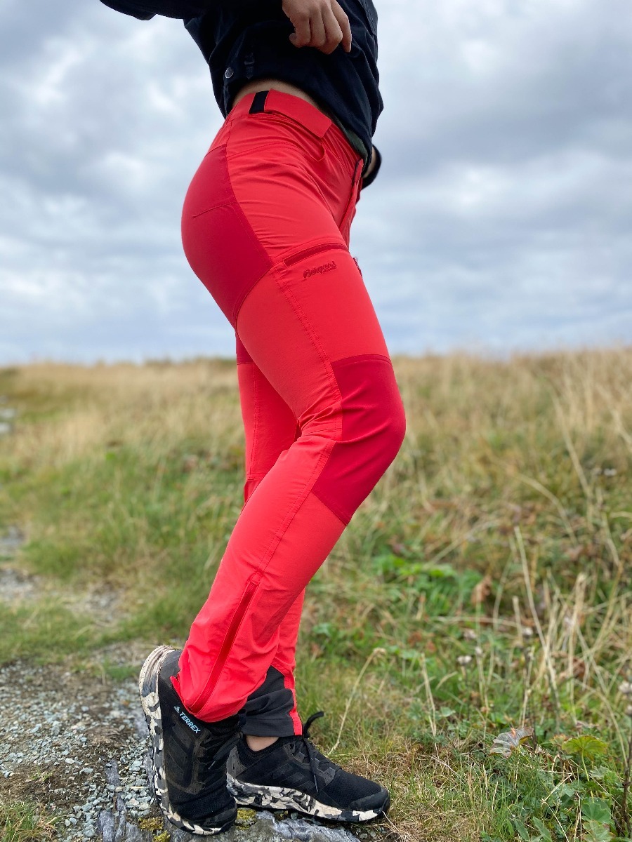 Bergans Cecilie Mountain Softshell Pant Light Dahlia Red / Dahlia Red