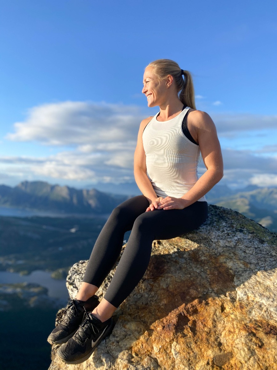 Nike Yoga Luxe Tank Summit White/ Platinum Tint