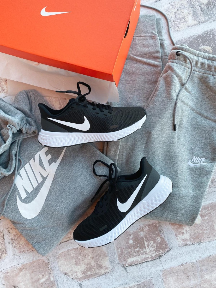 Nike Revolution 5 Black/ White-Anthracite