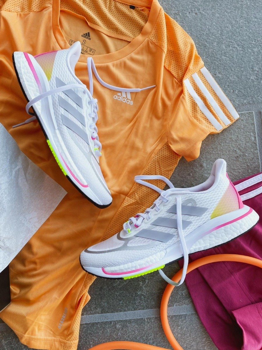 adidas Supernova + Cloud White / Halo Silver / Screaming Pink