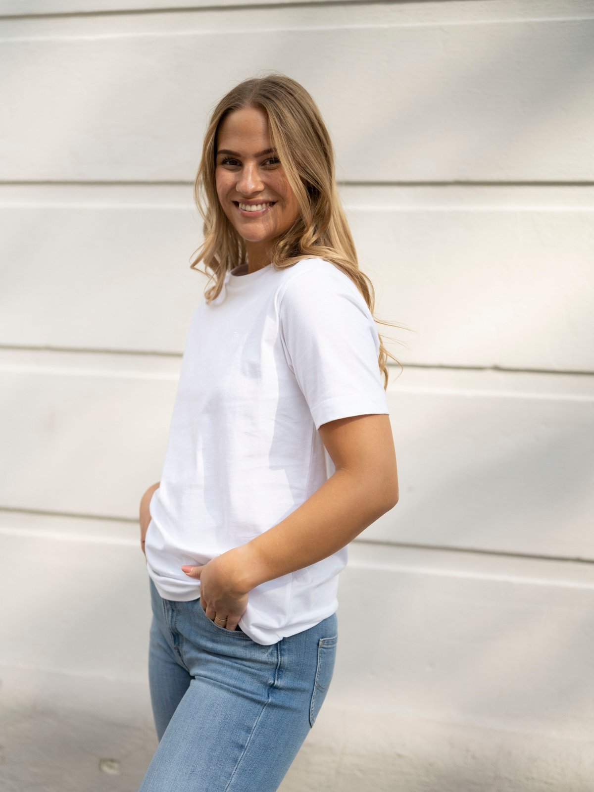 7 DAYS Active Organic Fitted Tee Brilliant white