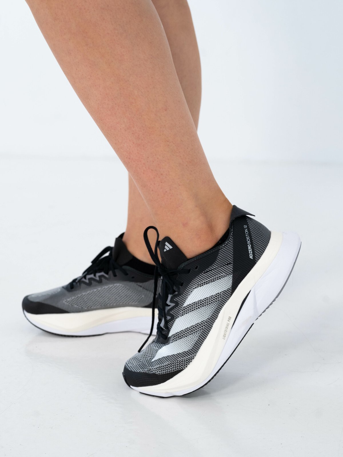 adidas Adizero Boston 12 Core Black / Cloud White / Carbon