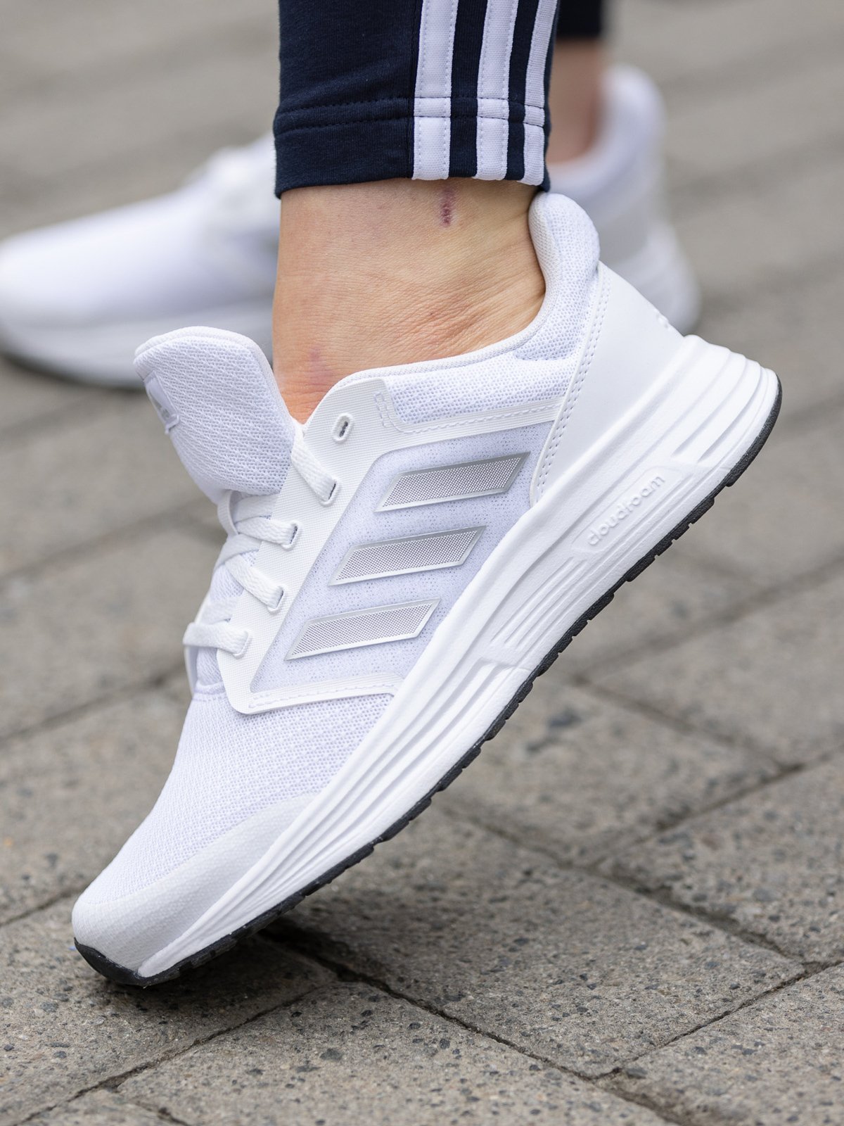 adidas Galaxy Cloud White / Matte Silver / Carbon