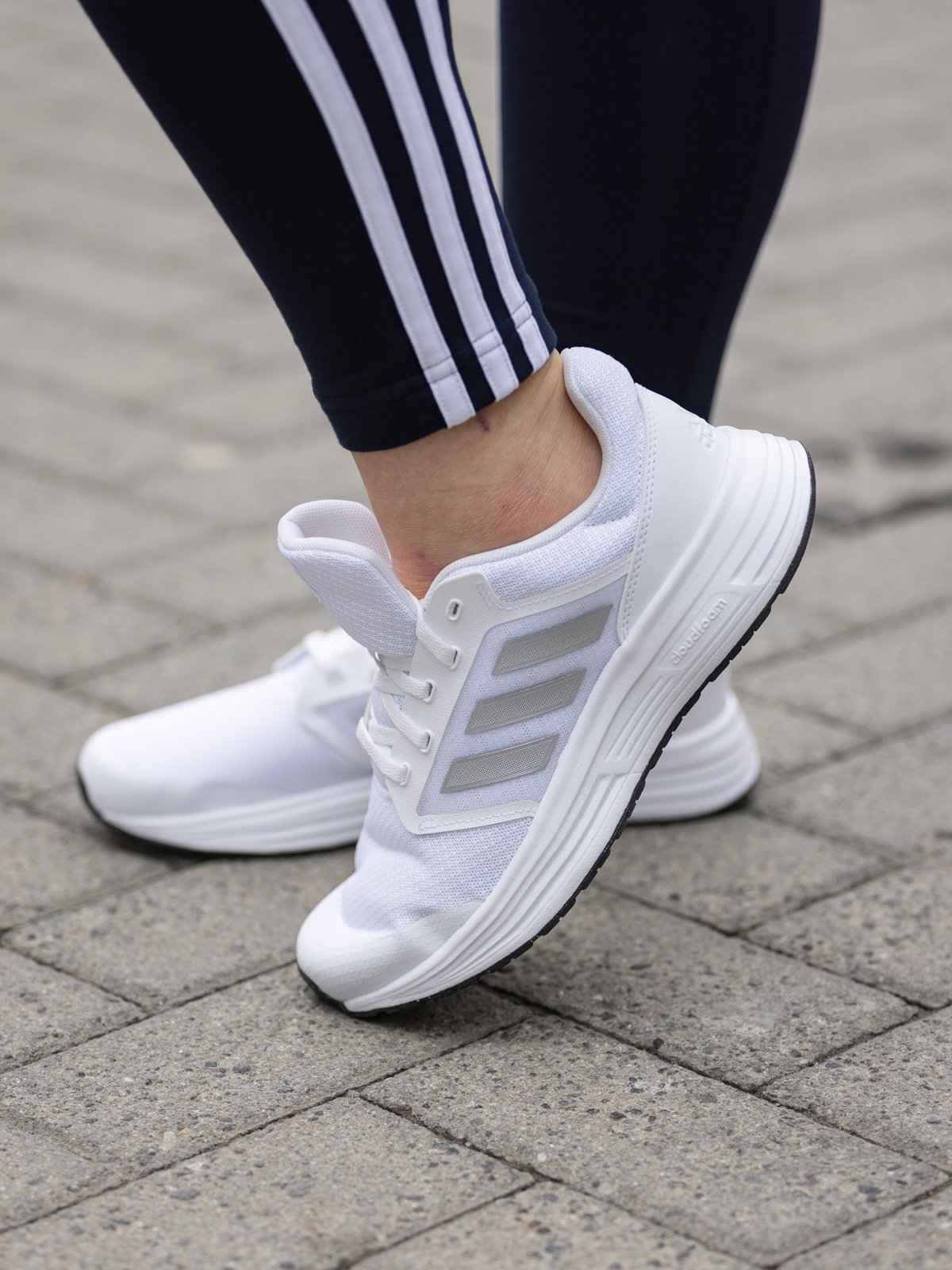 adidas Galaxy Cloud White / Matte Silver / Carbon