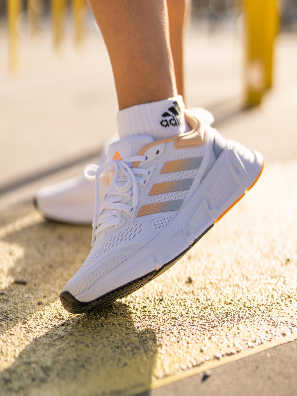 adidas Questar White/ Multicolor/ Silver