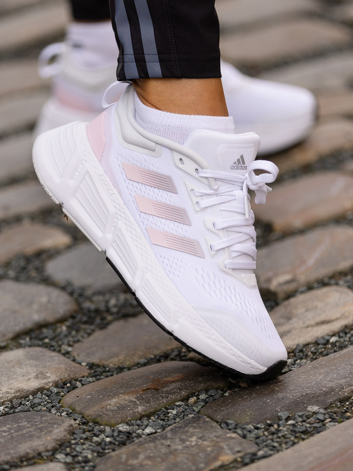 adidas Questar Cloud White / Matte Silver / Almost Pink