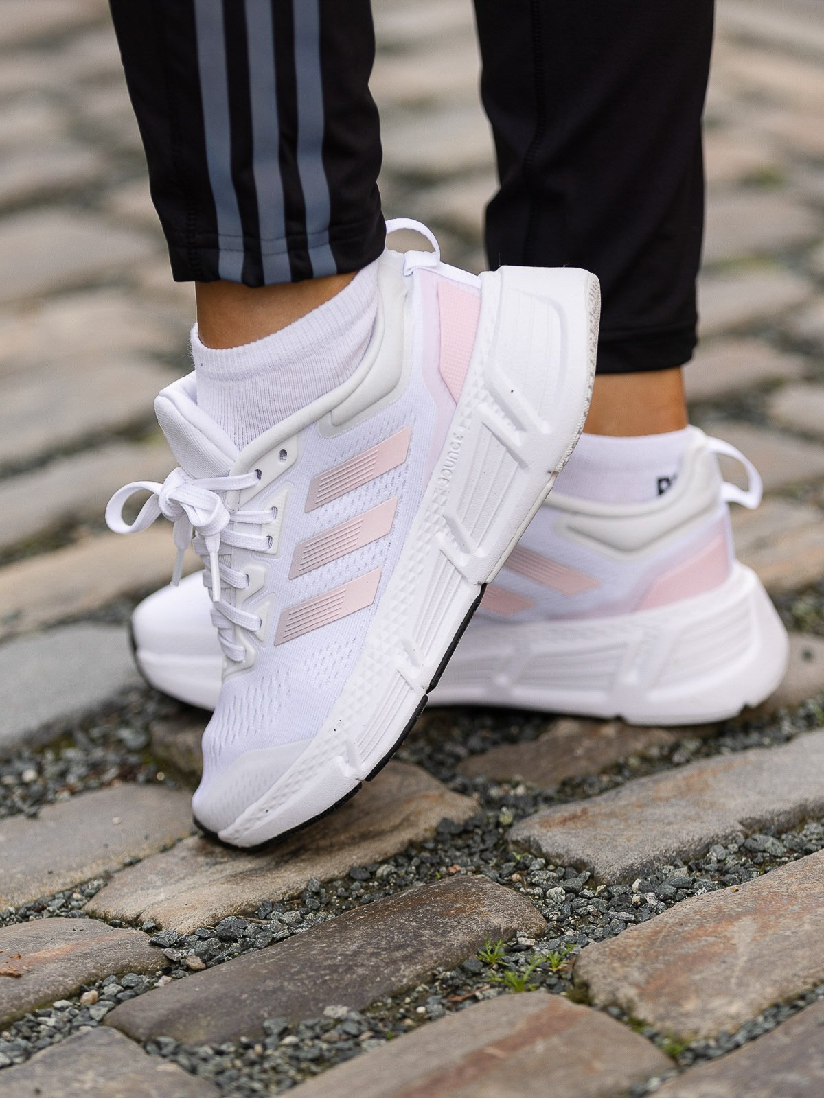 adidas Questar Cloud White / Matte Silver / Almost Pink