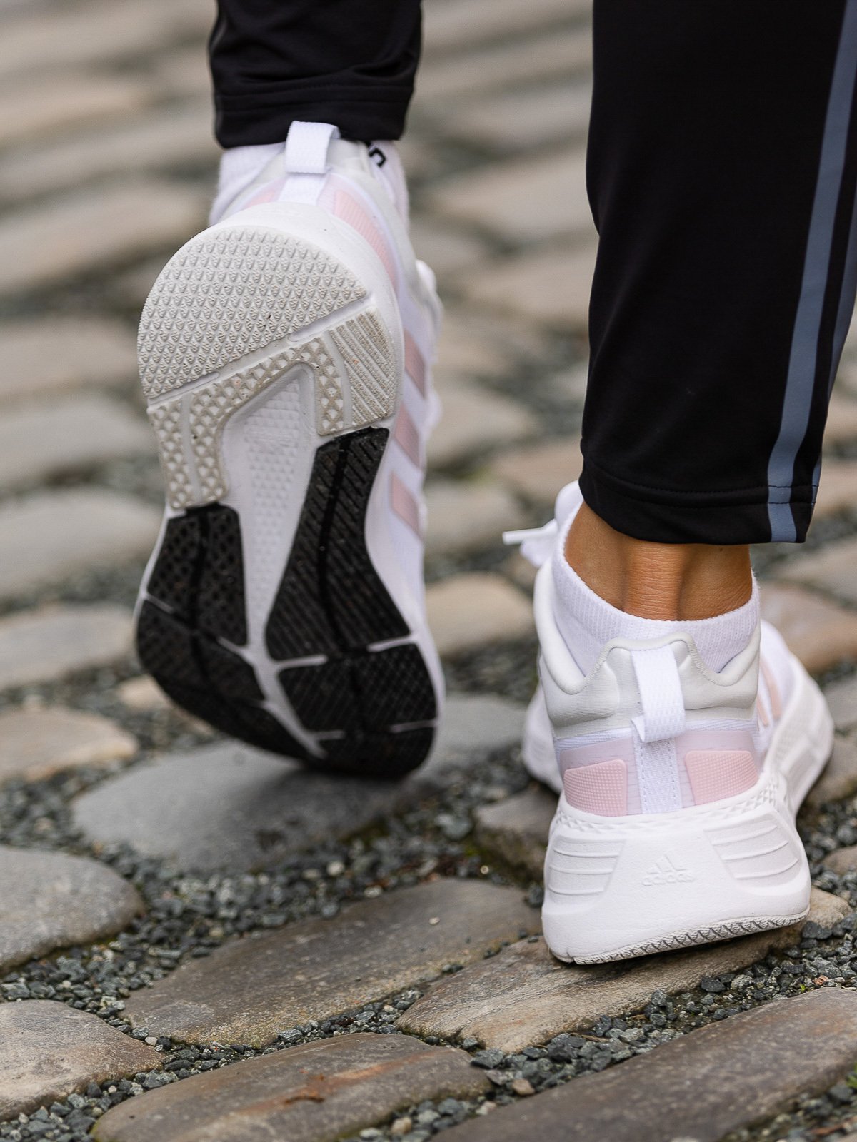 adidas Questar Cloud White / Matte Silver / Almost Pink