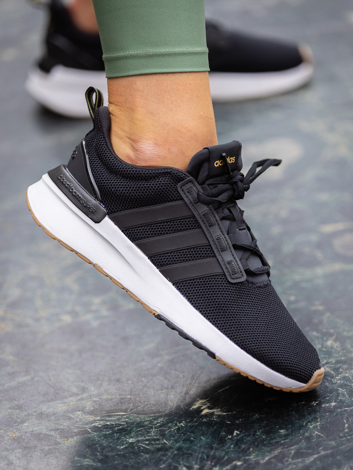 adidas Racer TR21 Core Black / Core Black / Gum