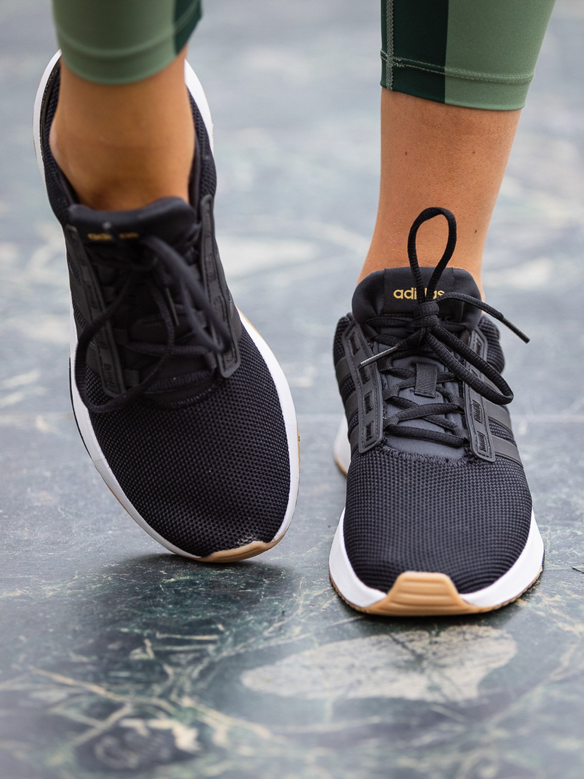 adidas Racer TR21 Core Black / Core Black / Gum