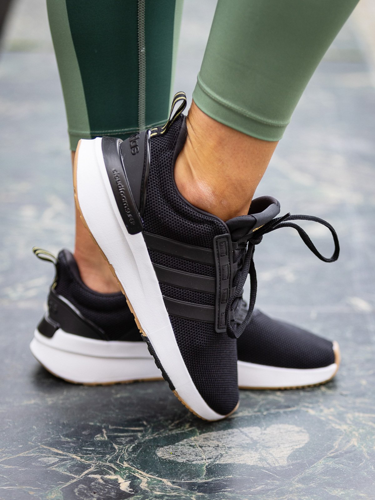adidas Racer TR21 Core Black / Core Black / Gum