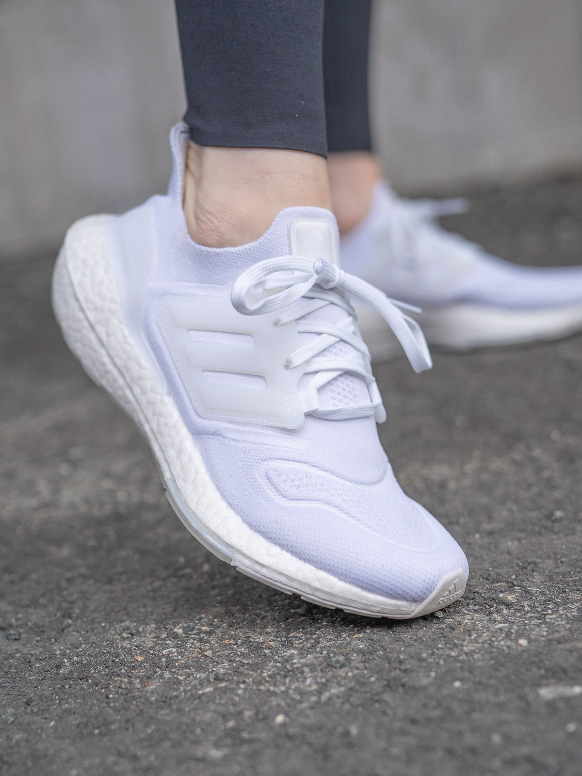 adidas UltraBoost 22 Cloud White / Cloud White / Crystal White