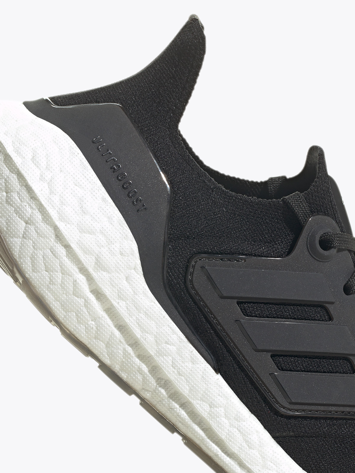 adidas UltraBoost 22 Core Black / Core Black / Cloud White