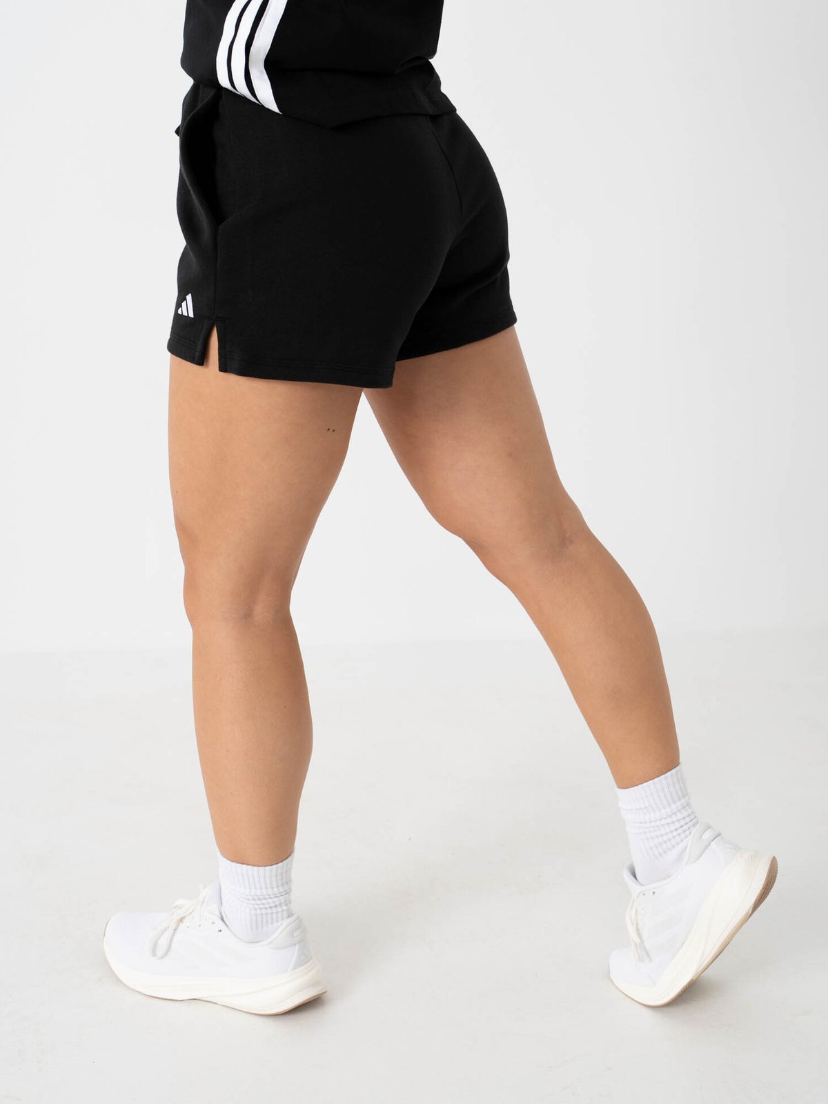 adidas Small Logo Feel Cozy Shorts Black / White
