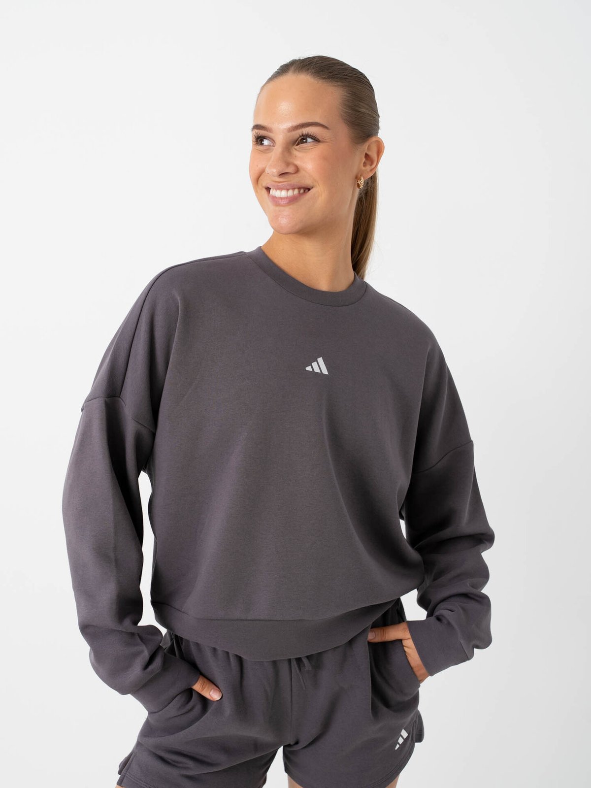 adidas Small Logo Feel Cozy Sweater Lilla