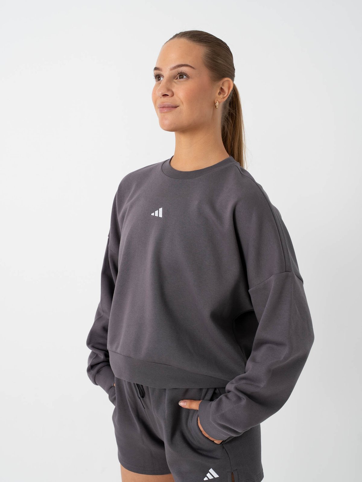 adidas Small Logo Feel Cozy Sweater Lilla