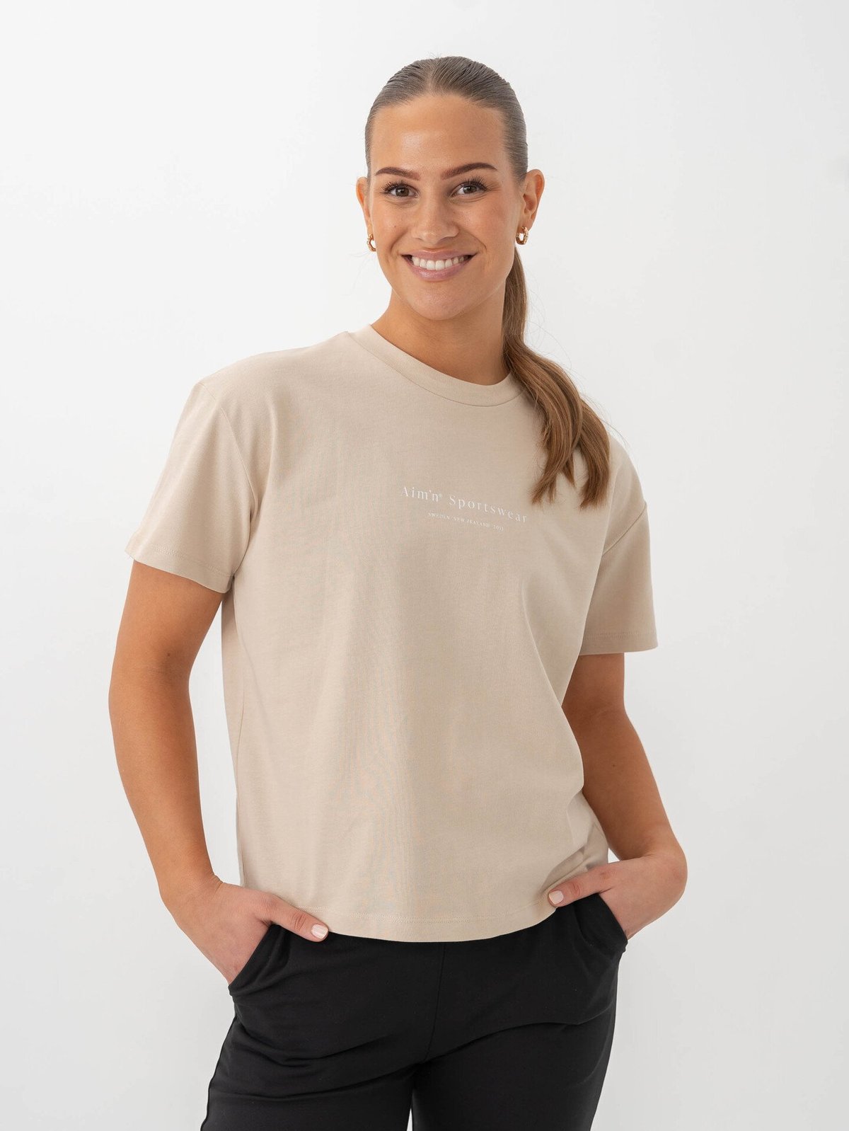 Aim'n Serif Boxy T-Shirt Cafe Au Lait