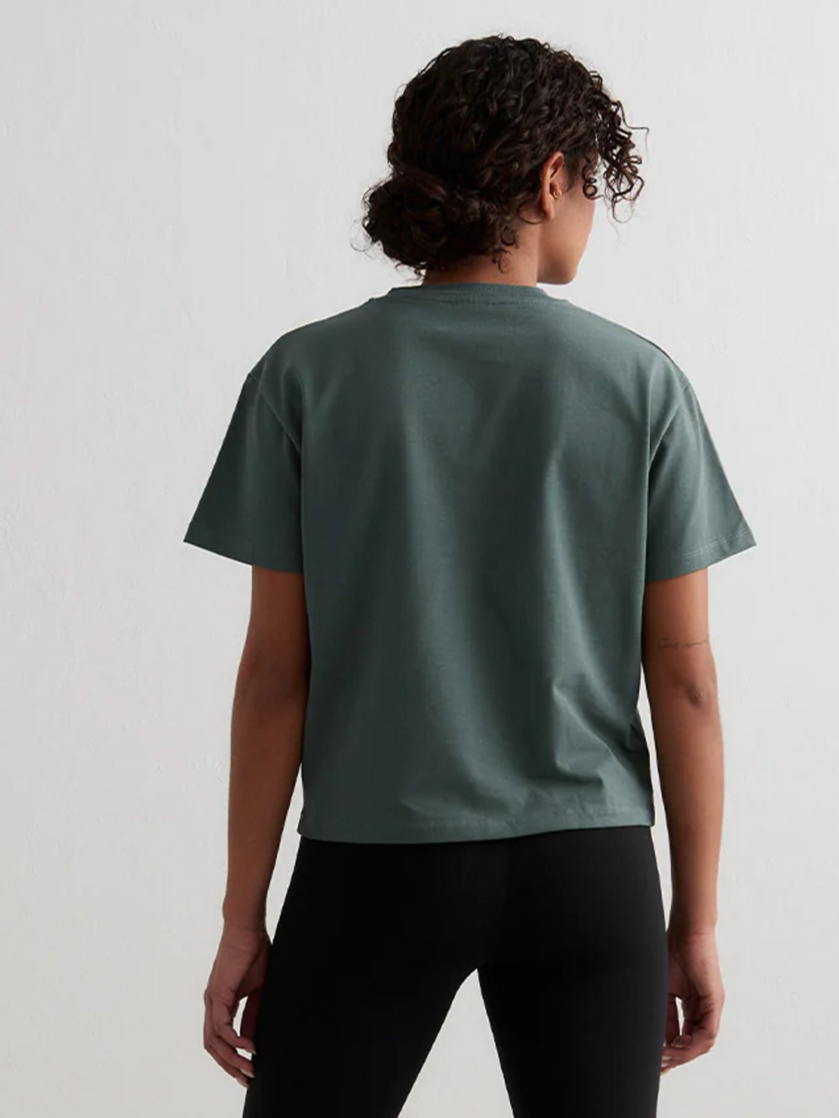 Aim'n Serif Boxy T-Shirt Sage