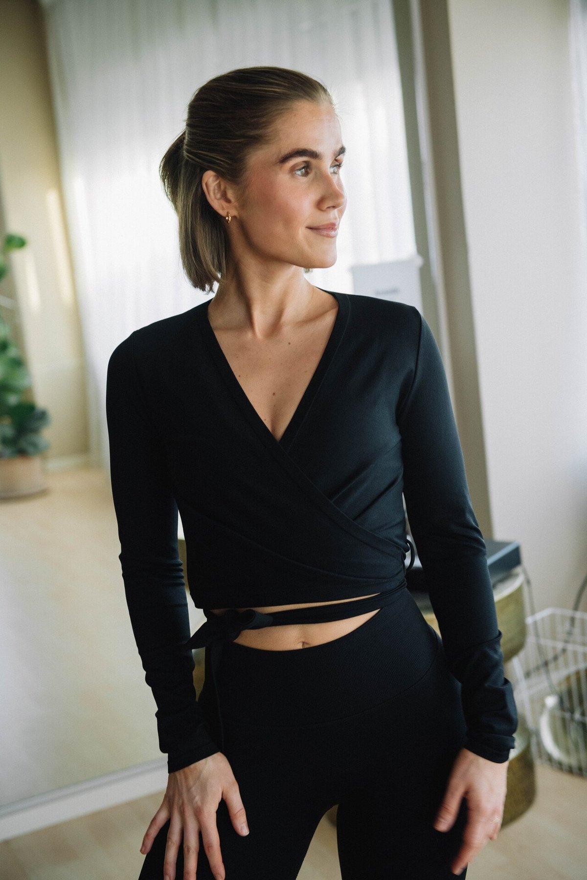 Aim'n Shape Seamless Wrap Top Black