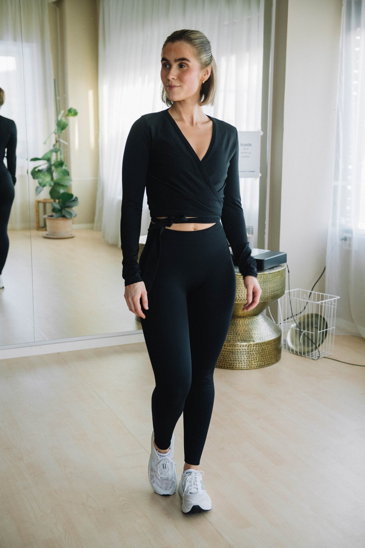 Aim'n Shape Seamless Wrap Top Black