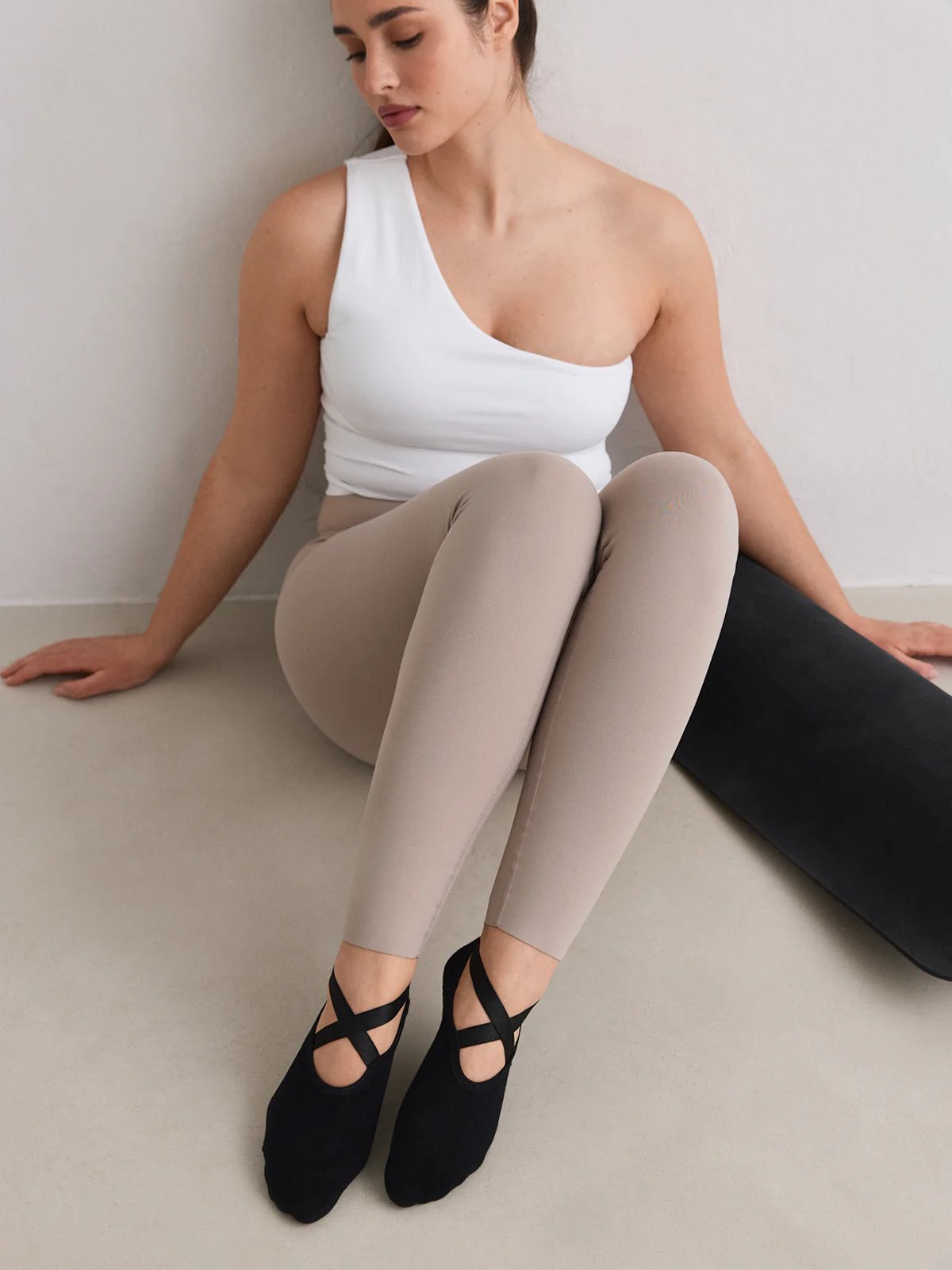 Aim'n Pilates Socks Black