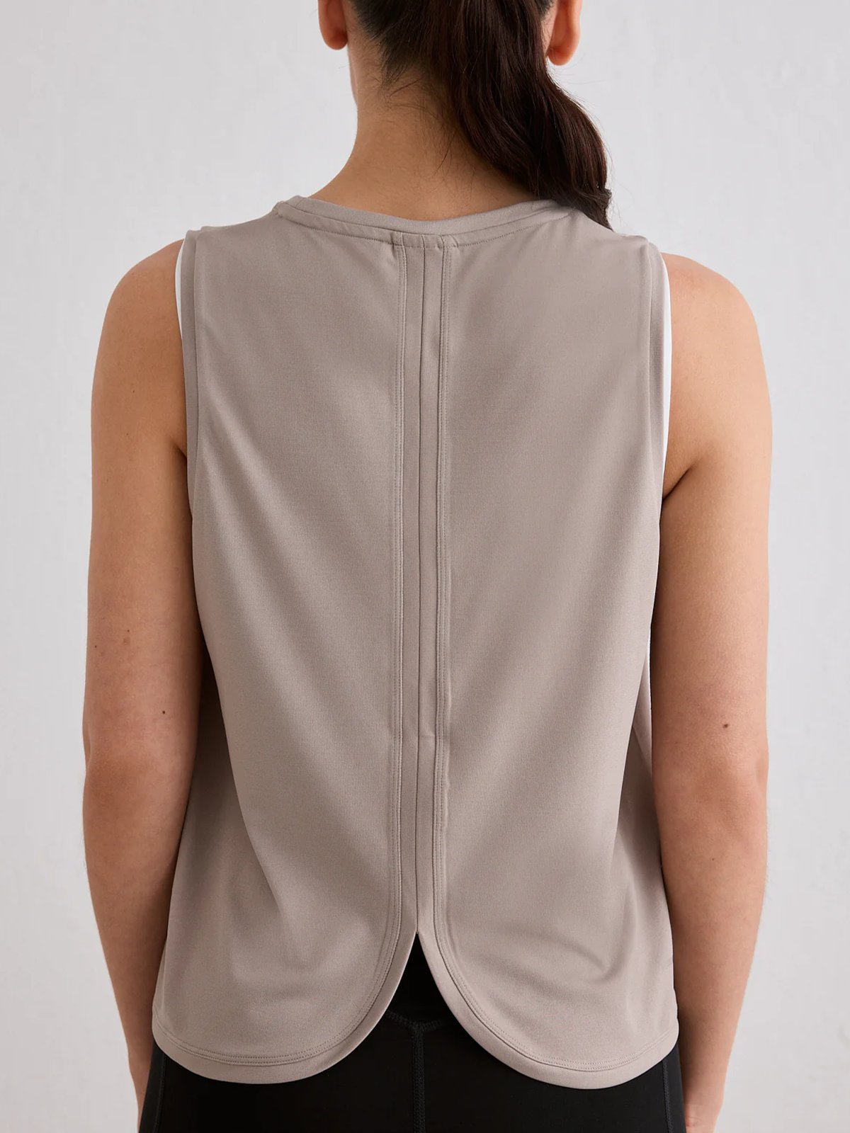 Aim'n Running Sleeveless Top Dark Clay