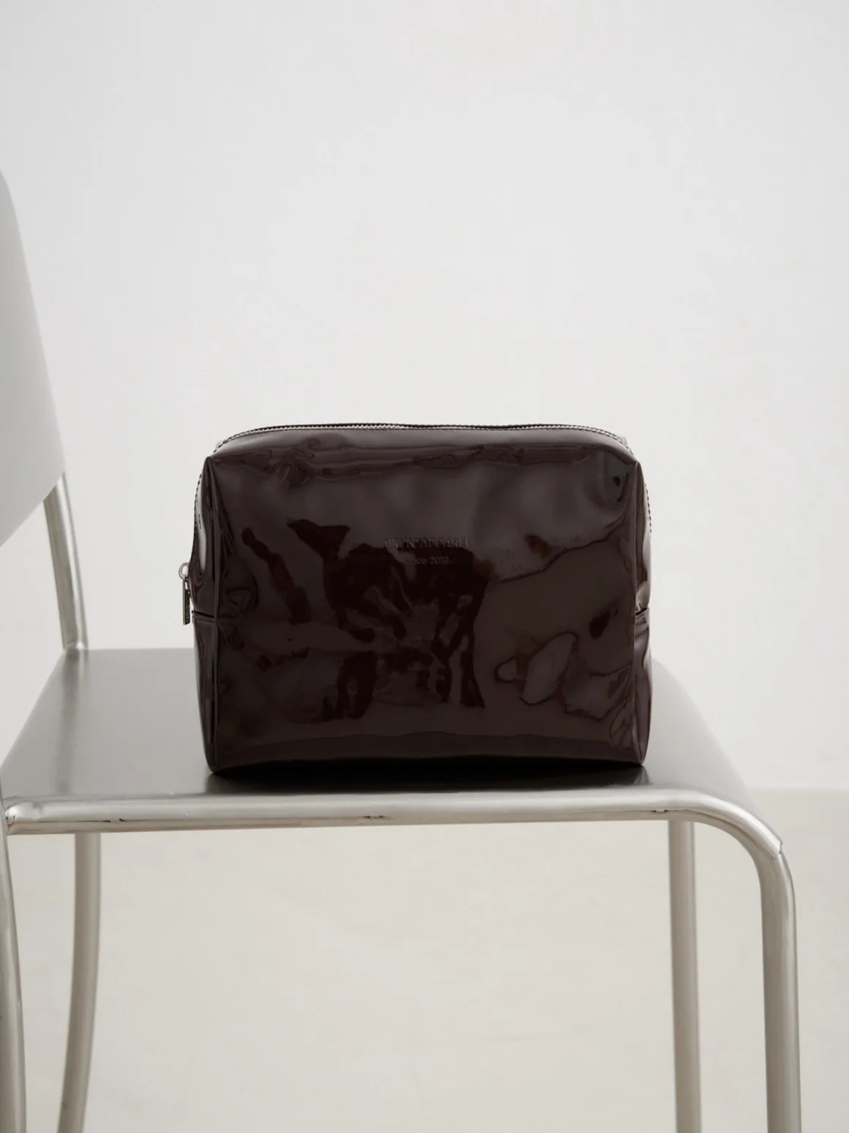Aim'n Large Toiletry Bag Chocolate
