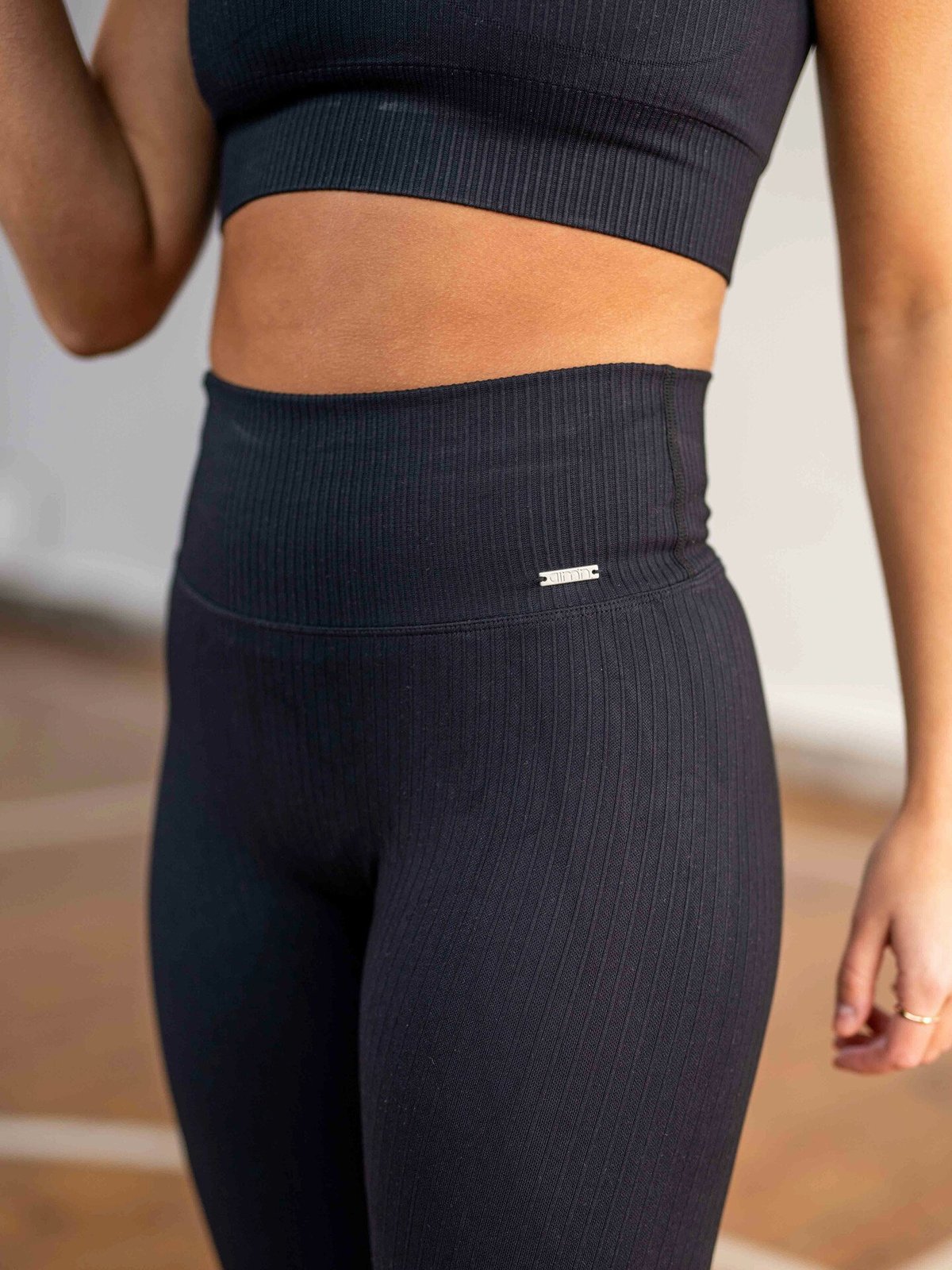 Aim'n Ribbed Seamless Tights Black
