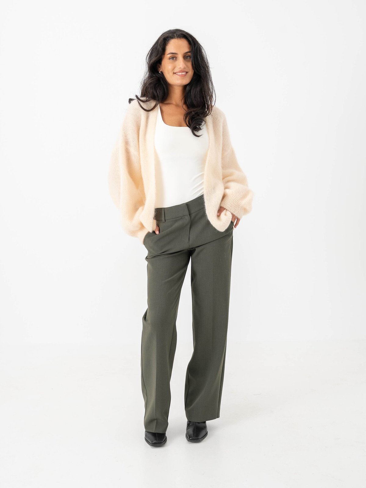 American Dreams Lee  Short Cardigan Almond