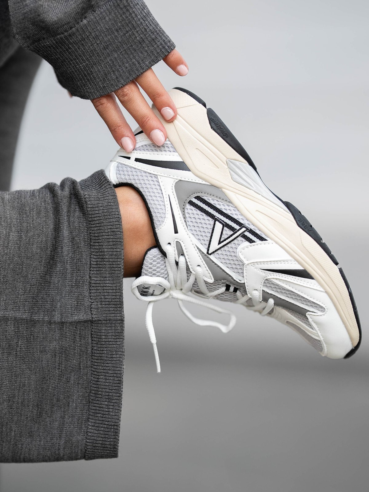 ARKK Oserra White Black