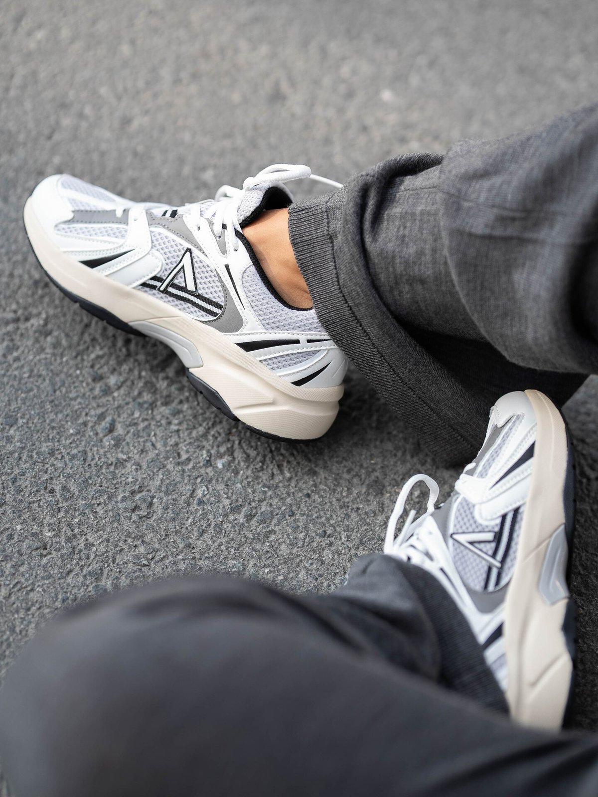 ARKK Oserra White Black