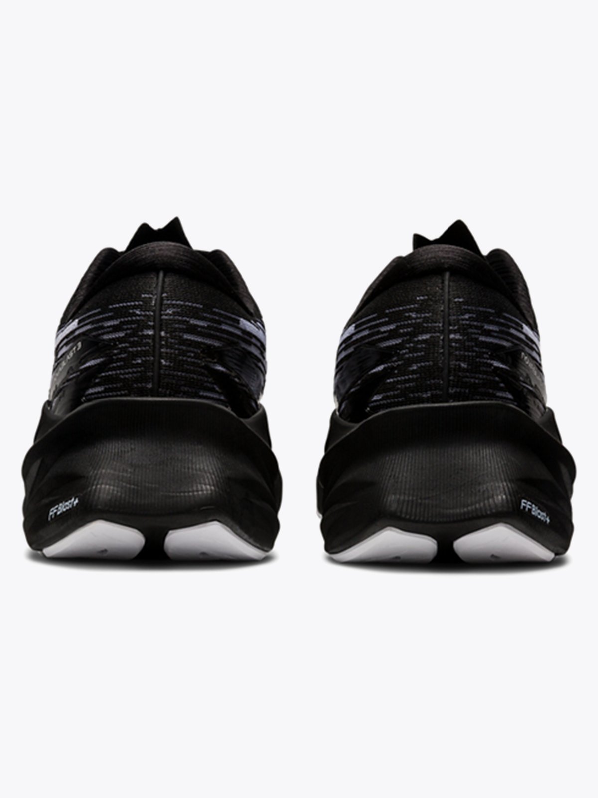 ASICS Novablast 3 Black / White