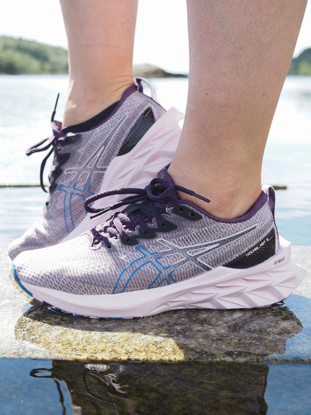 ASICS Novablast 2 Limited Edition Deep Plum / Barely Rose