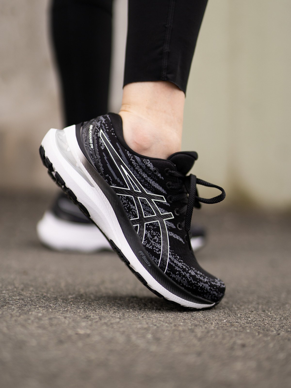 ASICS Gel-Kayano 29 Black/White