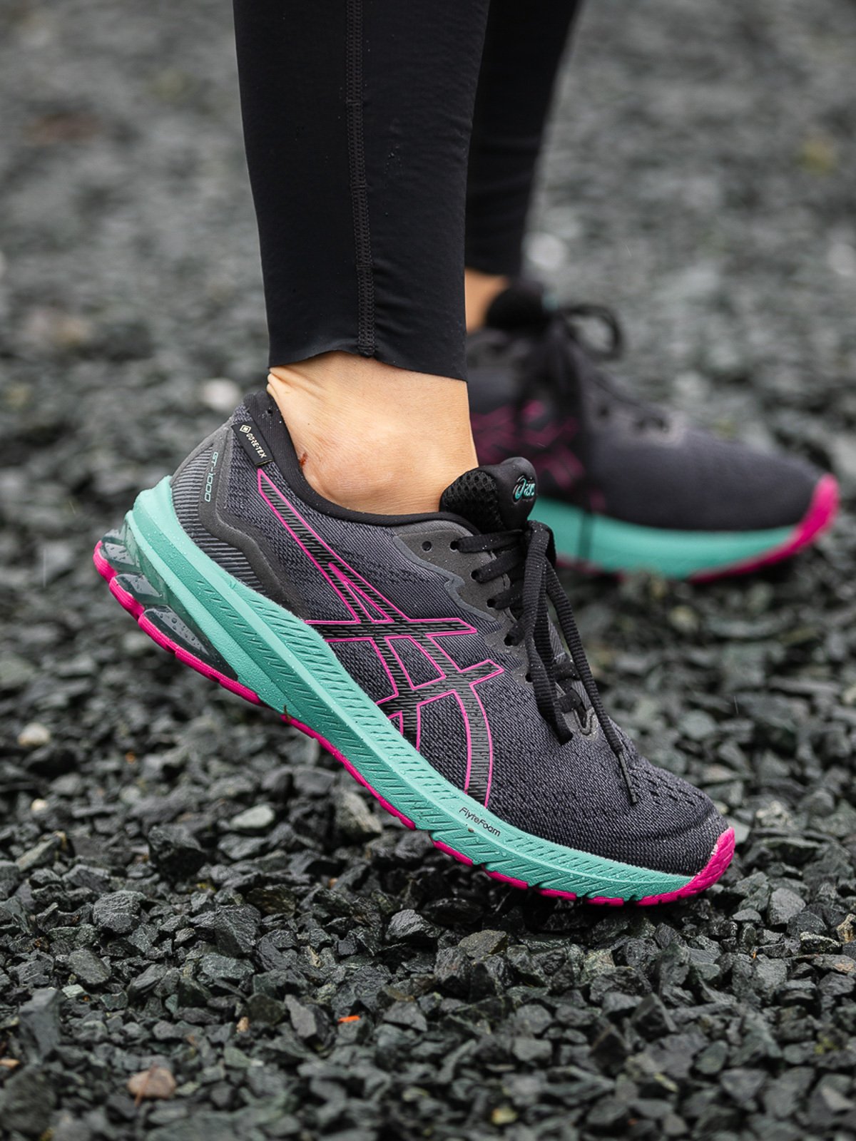 ASICS GT-1000 11 GTX Black/Fuchsia Red