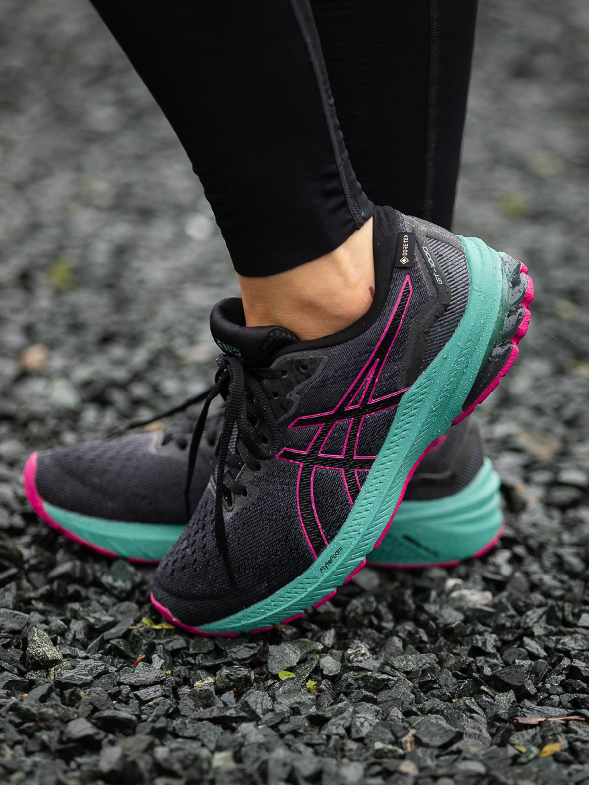 ASICS GT-1000 11 GTX Black/Fuchsia Red
