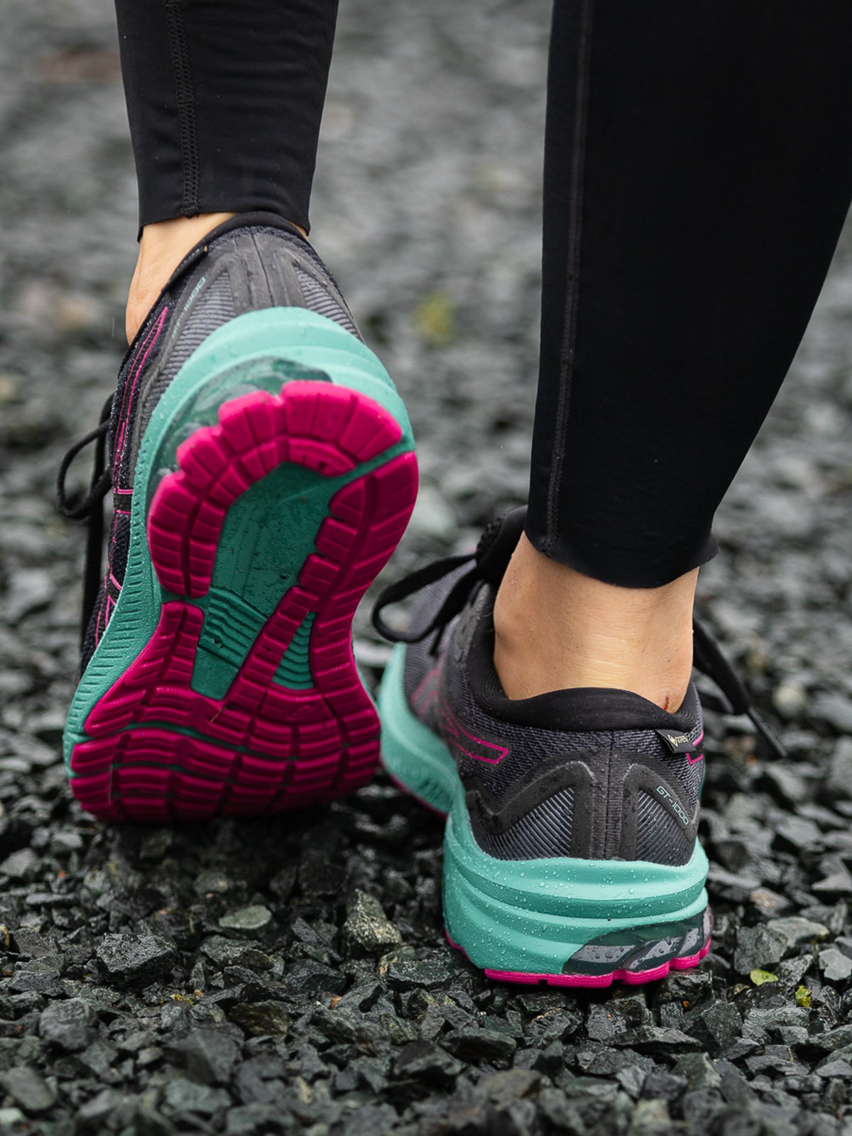 ASICS GT-1000 11 GTX Black/Fuchsia Red