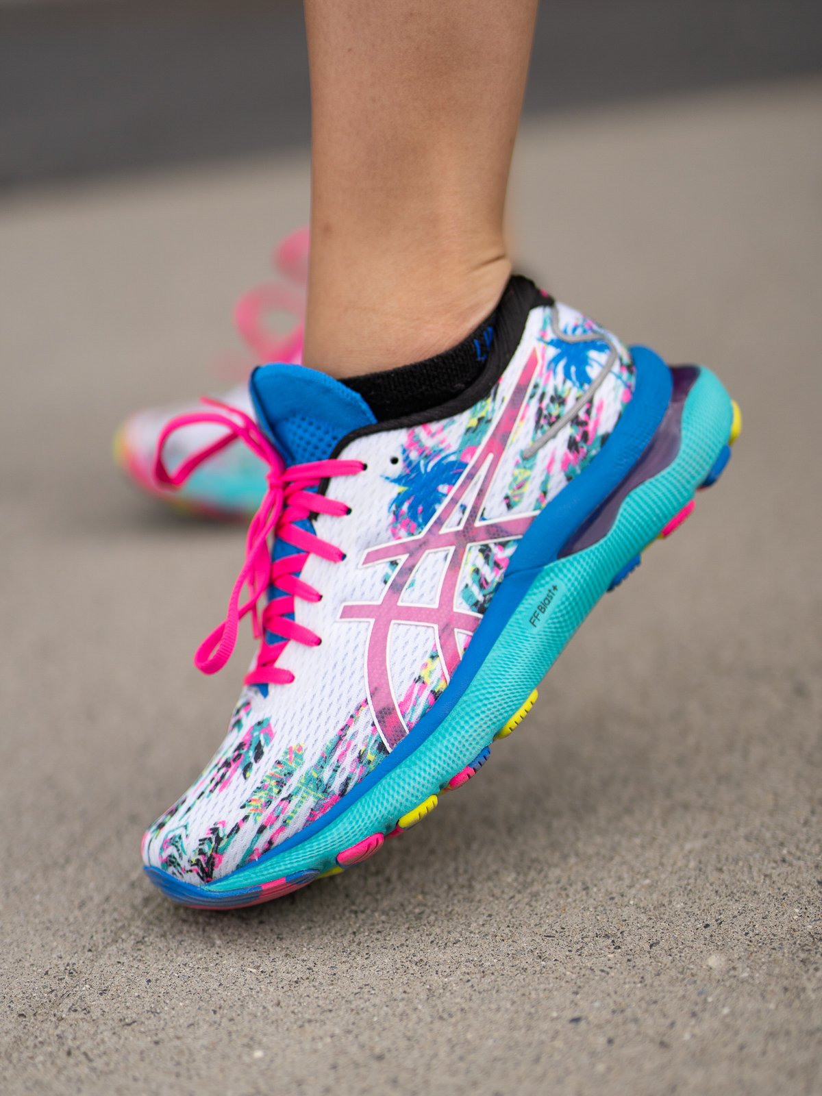 ASICS Gel-Nimbus 24 Color Injection White/Pink Glo