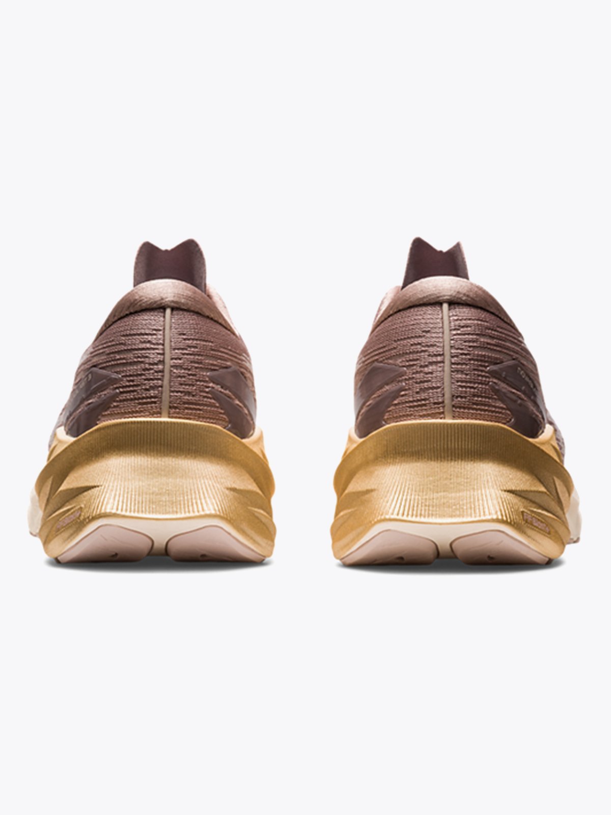 ASICS Novablast 3 Fawn / Mineral Beige