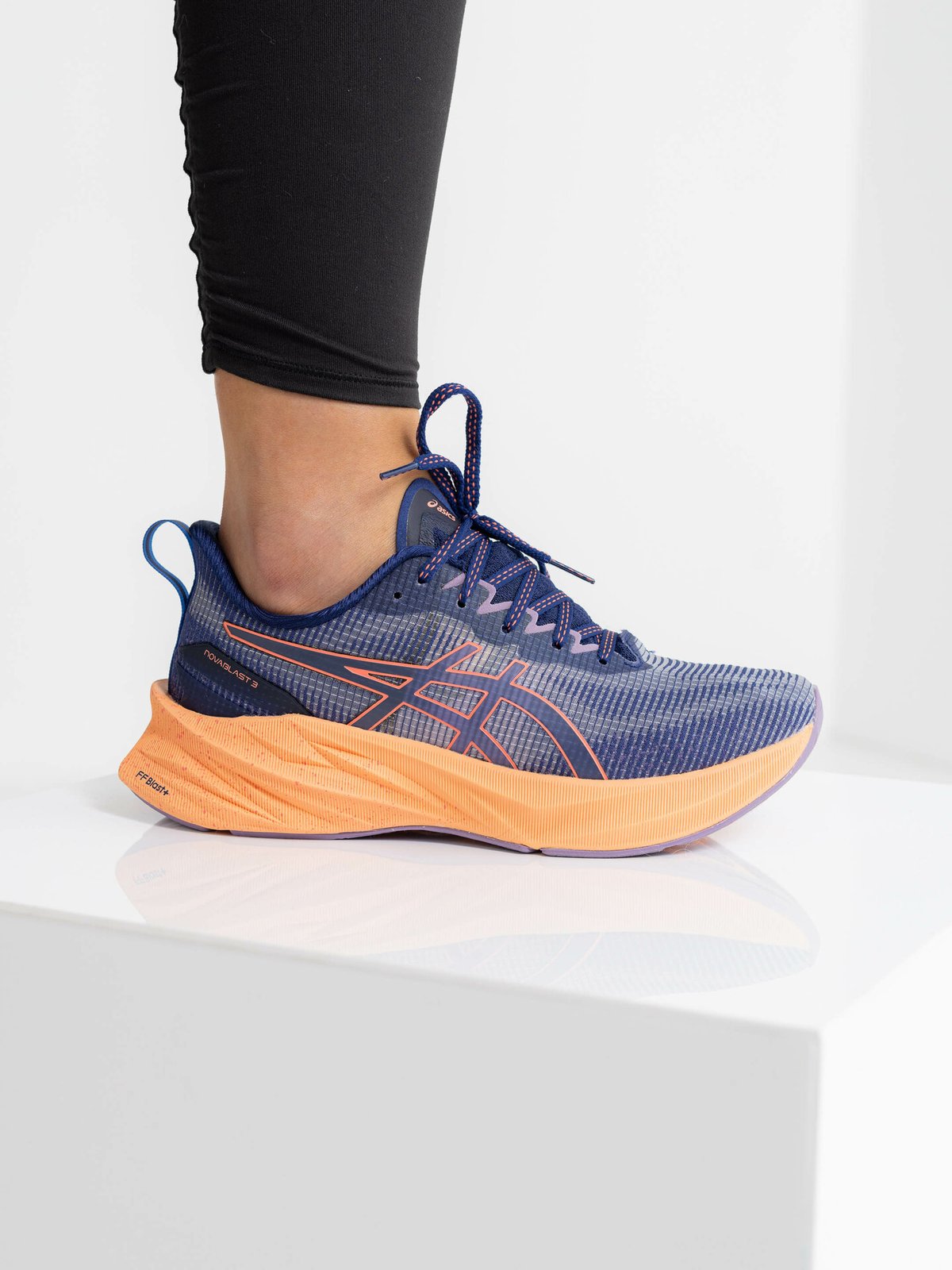 ASICS Novablast 3 LE Indigo Blue/Papaya