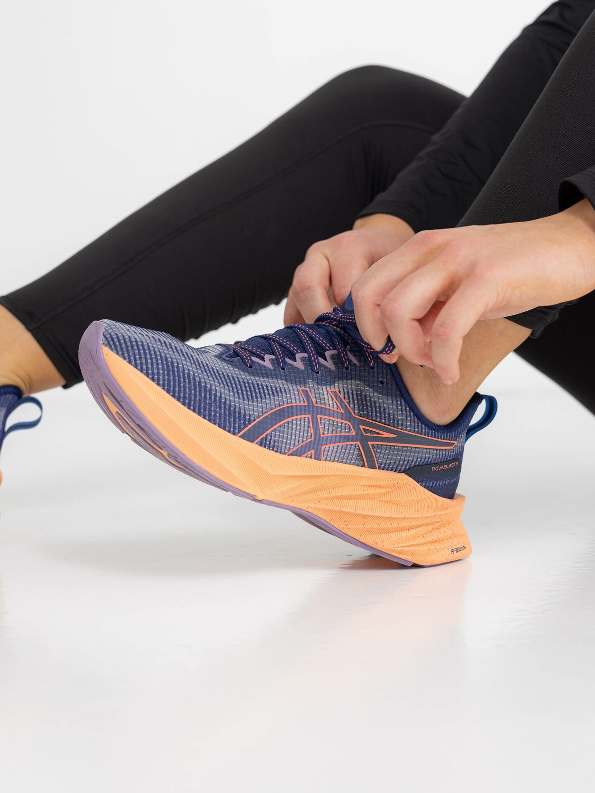 ASICS Novablast 3 LE Indigo Blue/Papaya