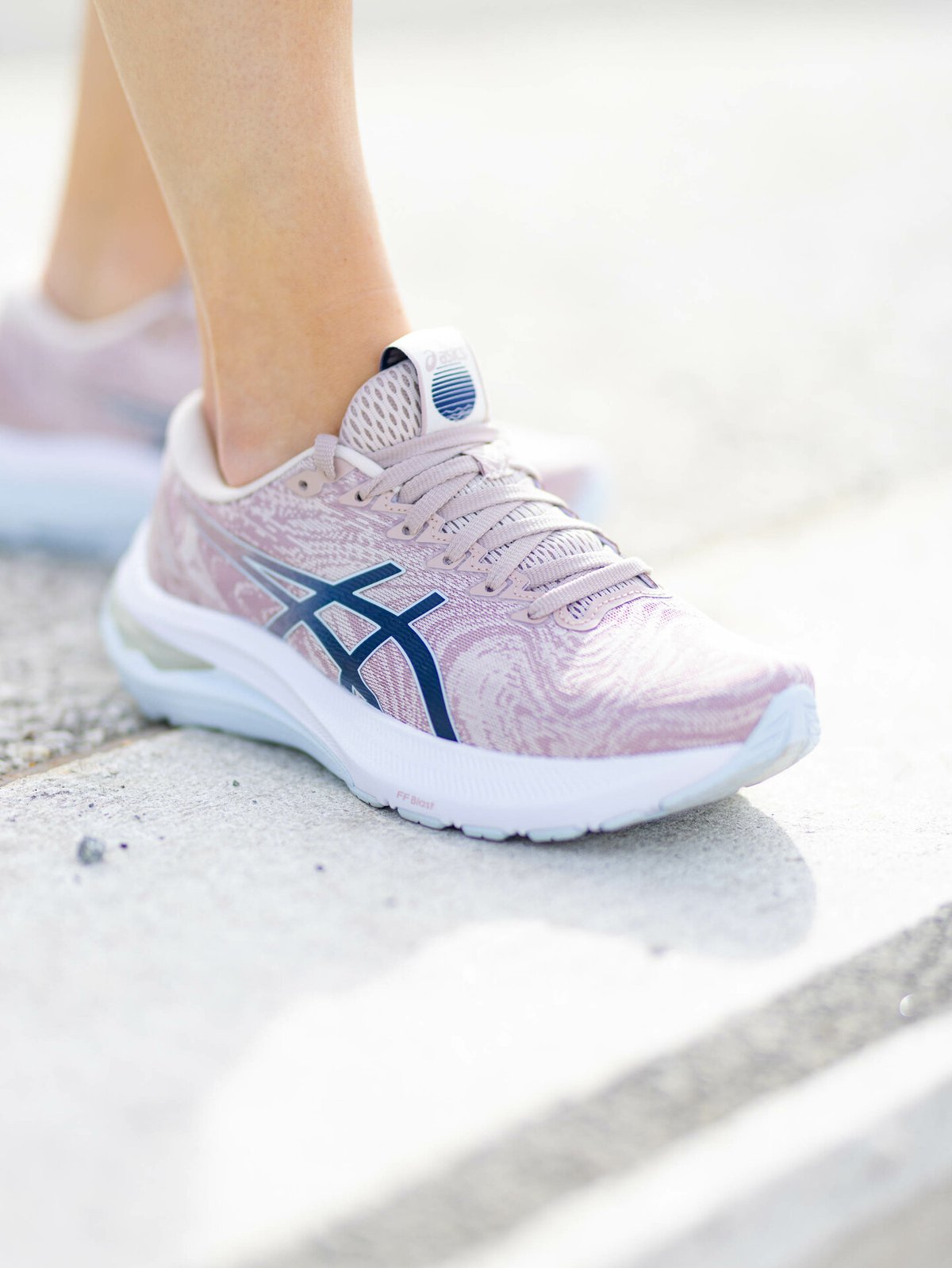 ASICS GT-2000 11 Beige