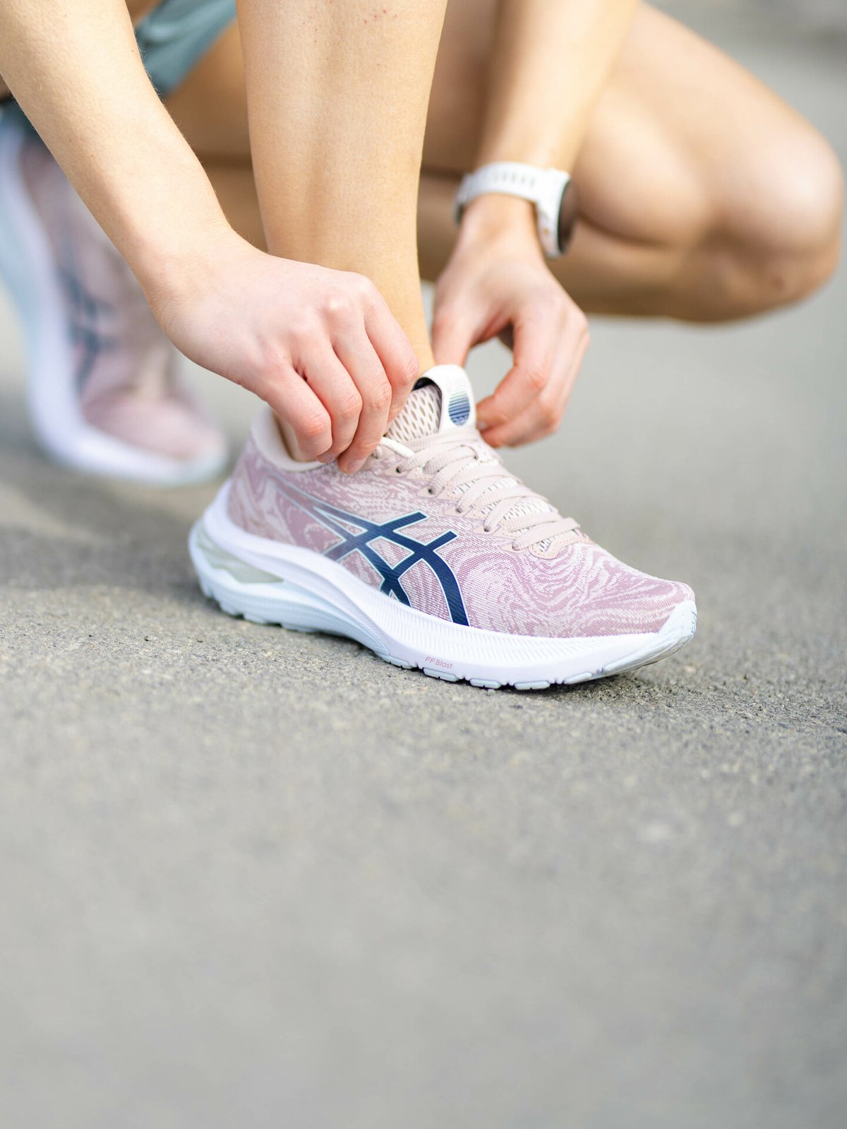 ASICS GT-2000 11 Beige