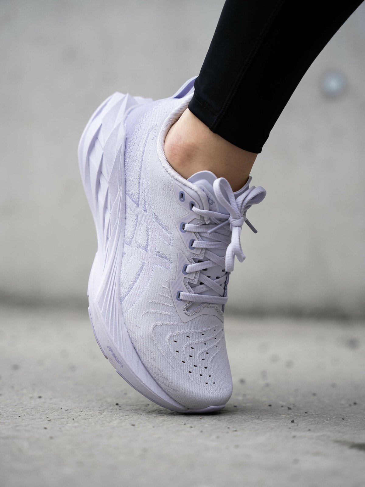 ASICS Novablast 4 Lilac Hint / Faded Ash Rock